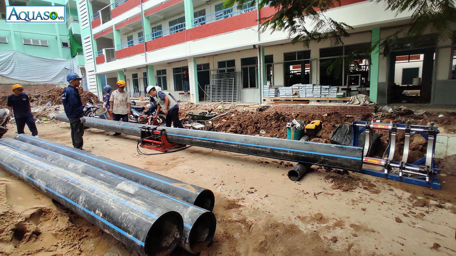 Lắp đặt đường ống HDPE thoát nước giai đoạn 2 trường THCS Lý Tự Trọng, Gò Vấp, TP.HCM